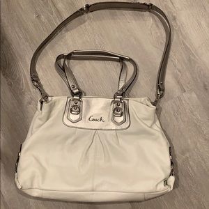 Vintage Coach White Leather Shoulder Bag with Metallic Silver Straps
